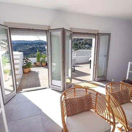 La Orza, Luxury Center Townhouse With Pool And Parking Hansonholiday Holiday home Frigiliana