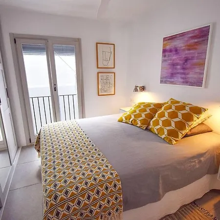 La Orza, Luxury Center Townhouse With Pool And Parking Hansonholiday
