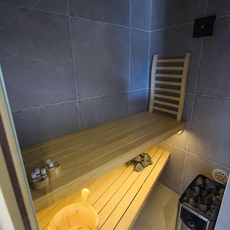 Hébergement de vacances La Orza, Luxury Center Townhouse With Pool And Parking Hansonholiday