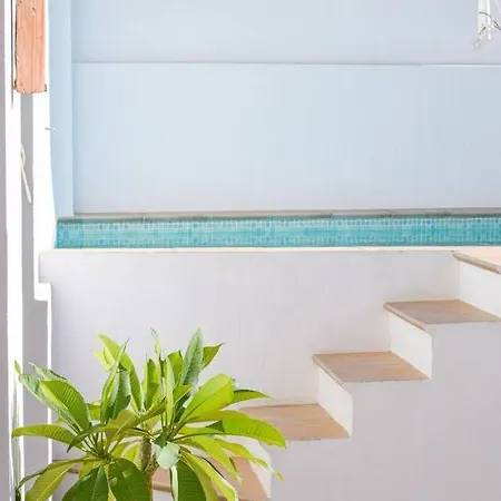 Hébergement de vacances La Orza, Luxury Center Townhouse With Pool And Parking Hansonholiday *