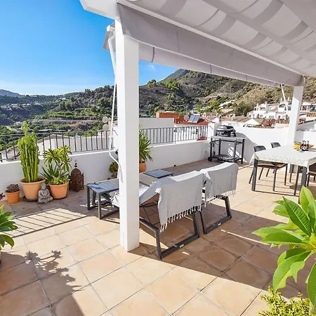 Hébergement de vacances La Orza, Luxury Center Townhouse With Pool And Parking Hansonholiday